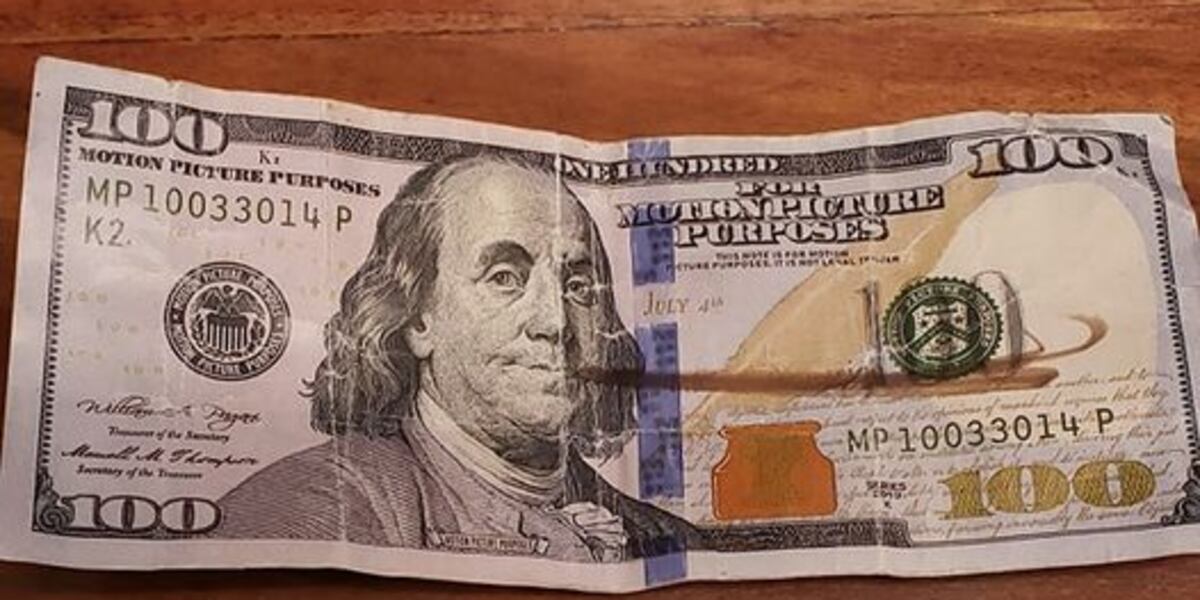 Fake $100 bills circulating in Scott County, police warn