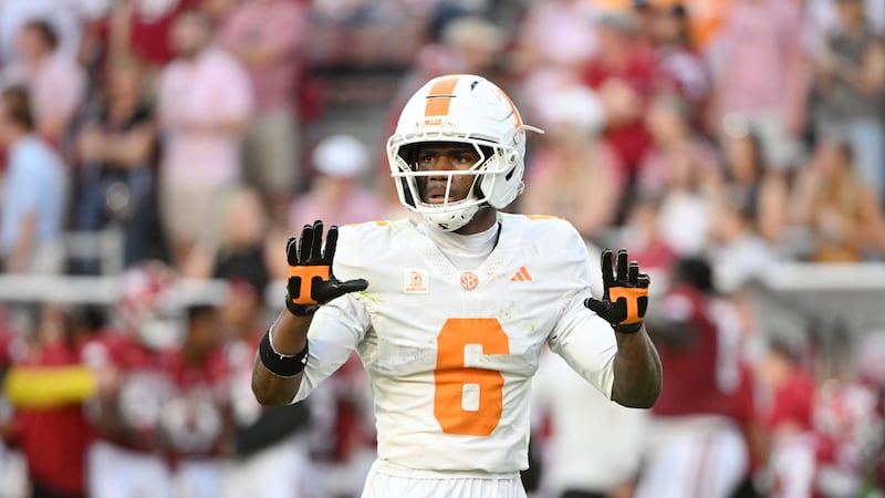 Tennessee defensive back Qua Moss (6) against Arkansas during an NCAA college football game in...