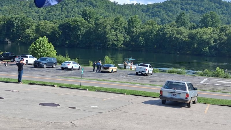Tennessee wildlife agents searching for missing kayaker in Blount County