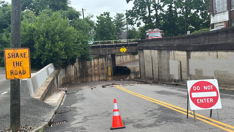 Heavy rain keeps one Knoxville road closed through Tuesday morning