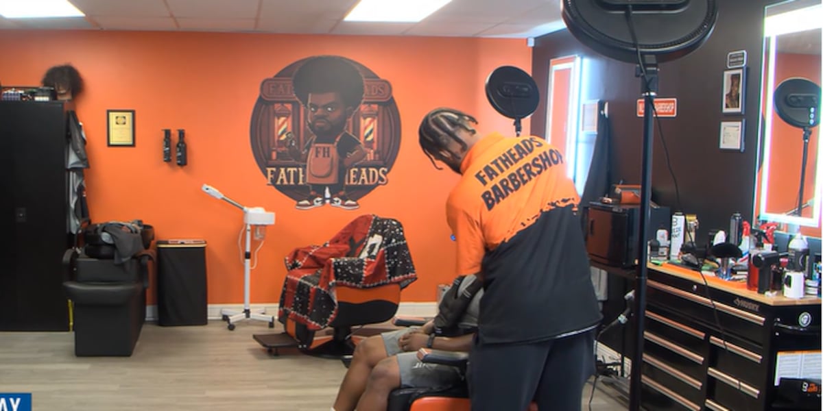 Knoxville barbershop hosts youth entrepreneur market Knoxville barbershop hosts youth entrepreneur market