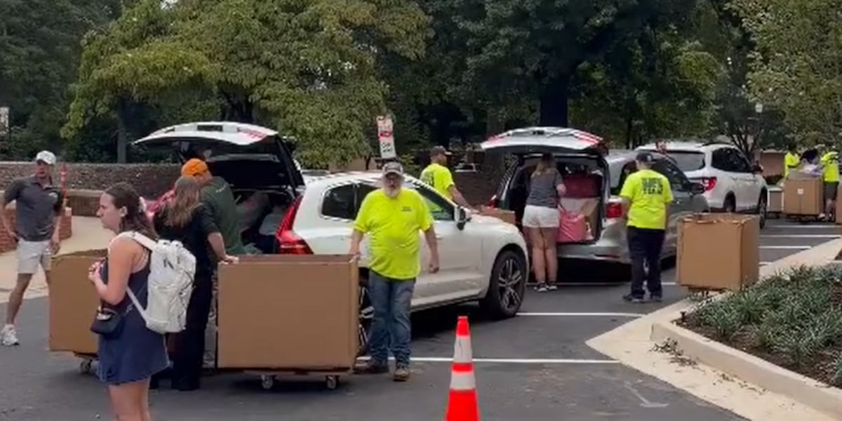 Students move into University of Tennessee's new 9-story residence hall on first day of classes Torchbearer Hall houses more than 1,000 students as UT works to keep pace with enrollment growth