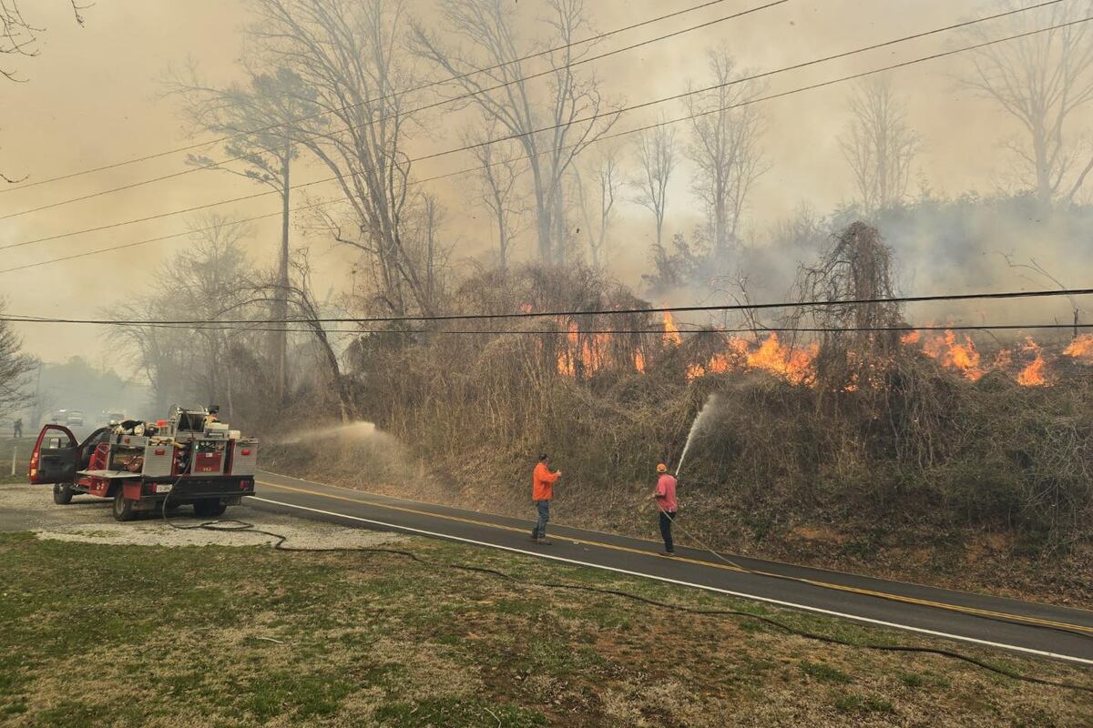 Monroe County evacuations lifted as crews get fires under control