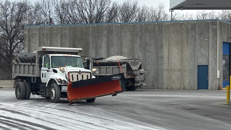 Which Knoxville roads get plowed first when it snows? (FILE)