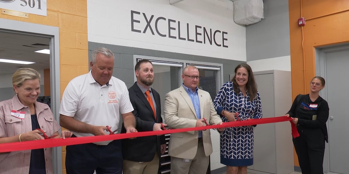 Clinton High School unveils engineering and robotics lab through 3M, Heart of America partnership