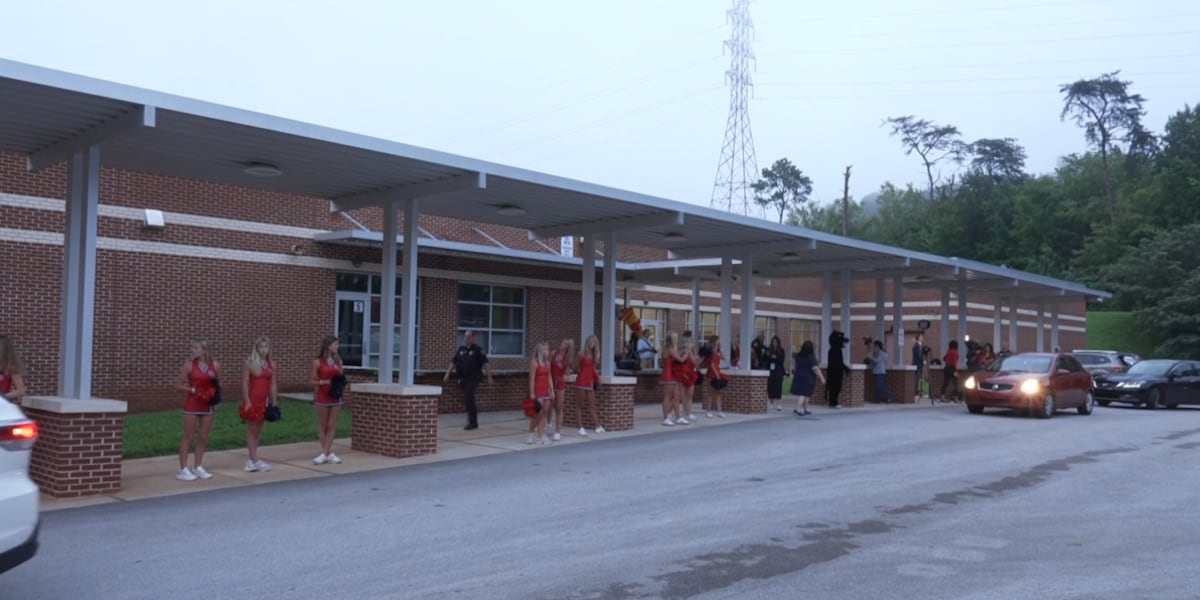 Knox County students return to the classroom with new changes for school year District enters new year with low teacher vacancies, updated classroom technology guidelines