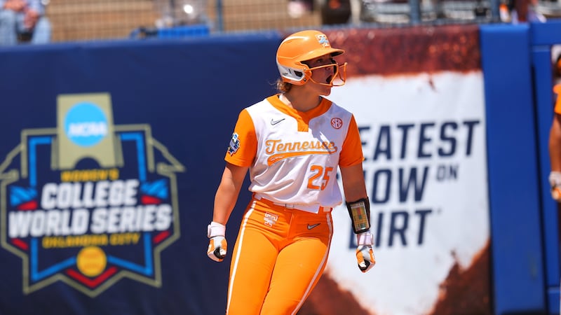 Tennessee Lady Volunteer at Women's College World Series - Ella Dodge