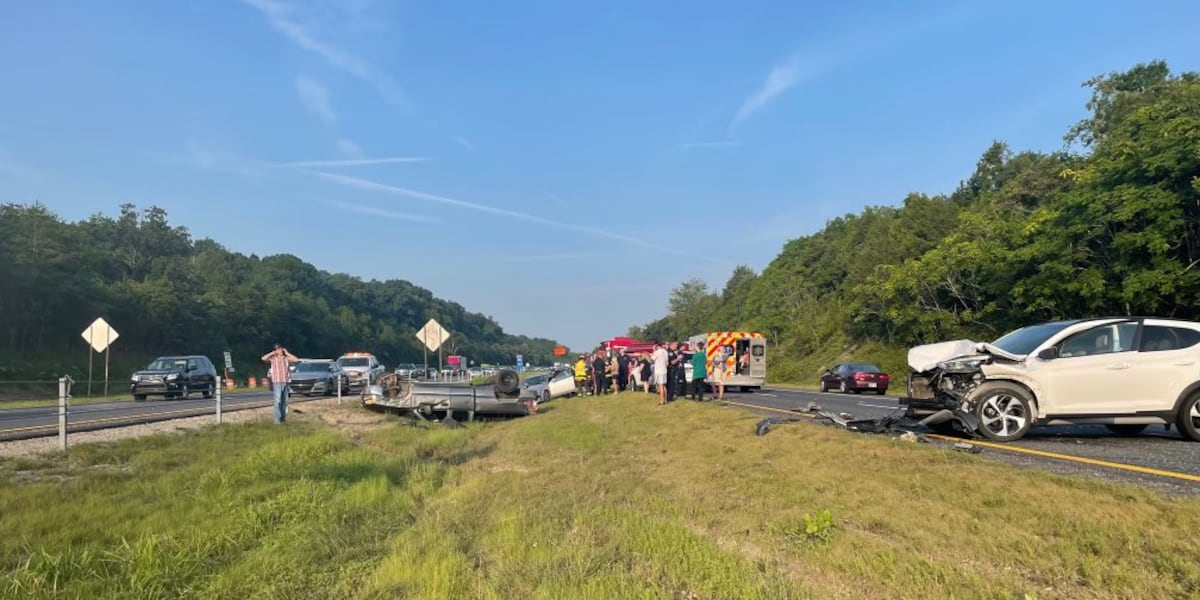 Crash Promt Image Seven-car crash prompts emergency response on Pellissippi Parkway, TDOT ...