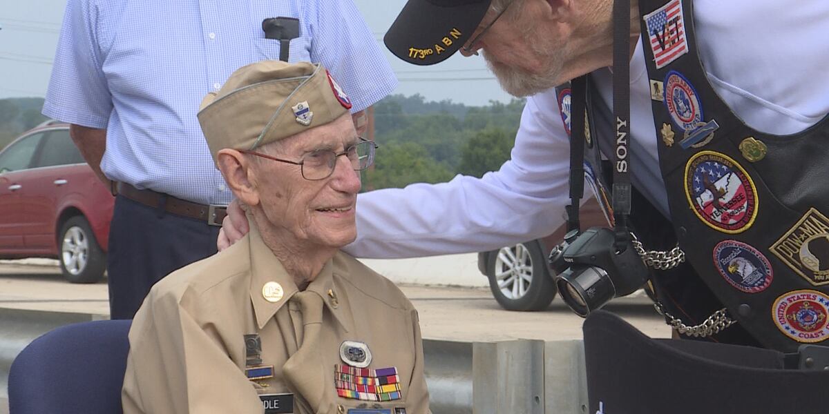 World War II veteran Clinton Riddle dies at 98
